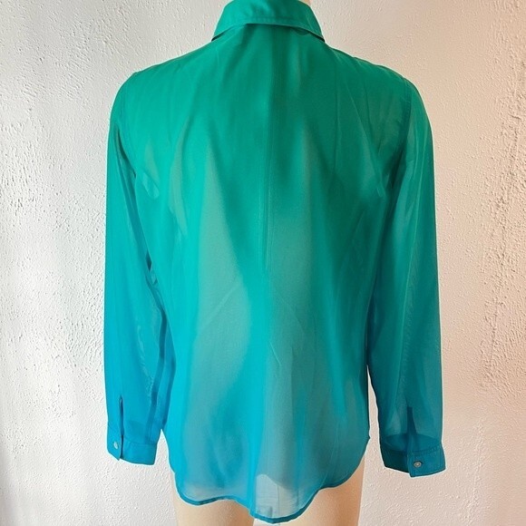 Chico’s Blue & Green Ombre Sheer Button Down Collared Blouse Size 0 - Picture 3 of 4